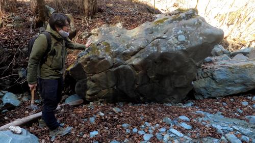 小菅沢の枕状溶岩 小菅沢の枕状溶岩