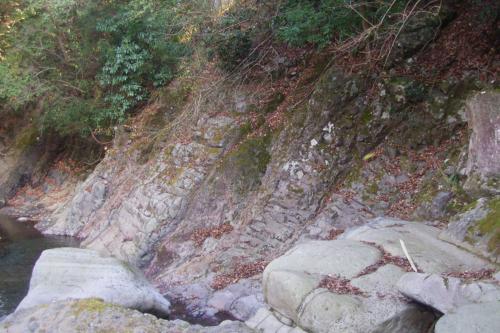 須雲川の岩脈群