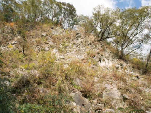 白丁場石の採石場跡