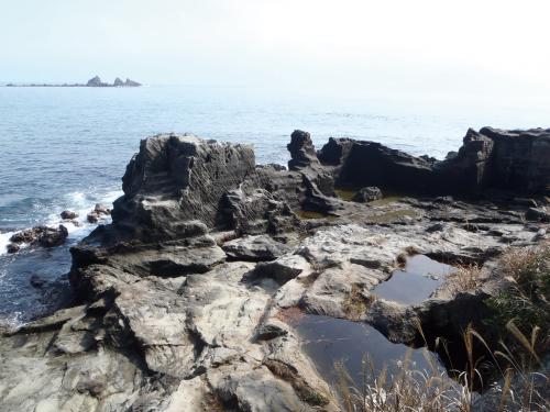 真鶴半島番場浦の新小松石の採石場跡