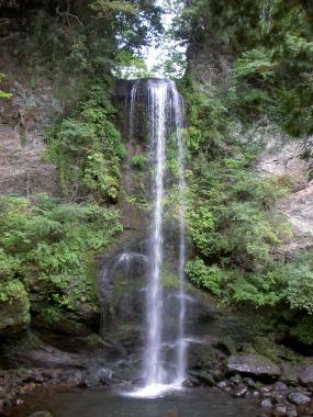 南足柄市矢倉沢の夕日の滝