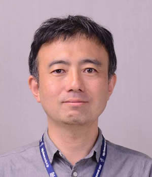 主任学芸員　新井田 秀一 （NIIDA, Shuichi）