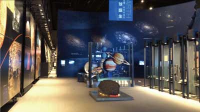「1階展示室」の動画イメージ