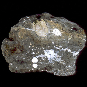 アルミノパンペリー石（アルミノパンペリーセキ）